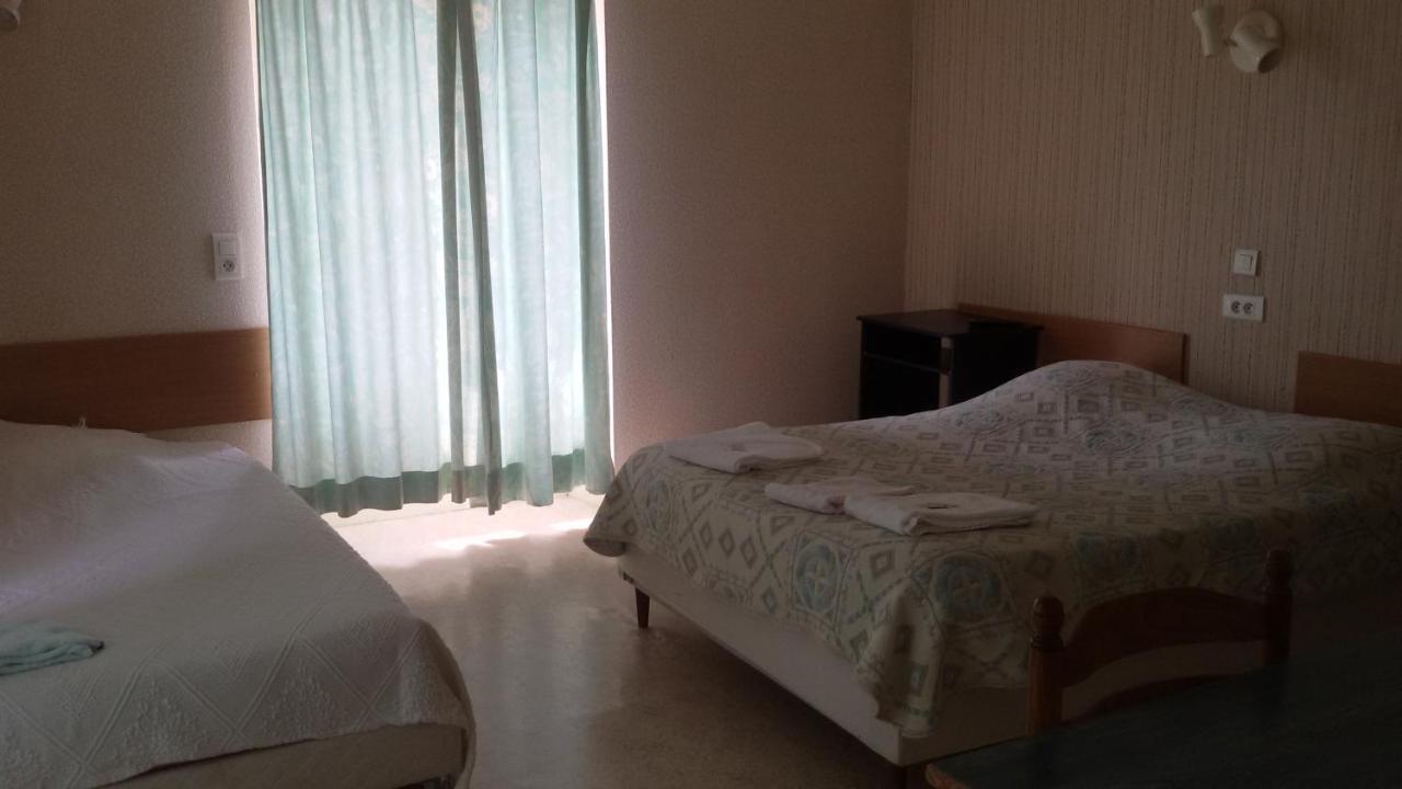 Hotel De La Gare Verchamp エクステリア 写真